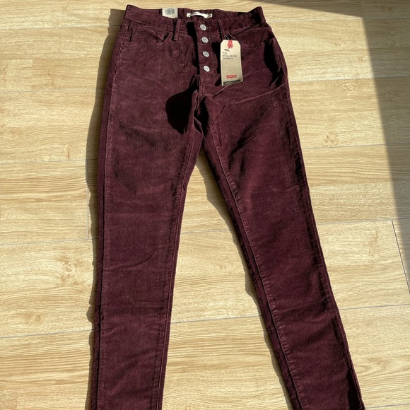 LEVI’S 721 CORDUROY HIGH RISE BUTTON FRONT SKINNY 
PANTS - Picture 3 of 6